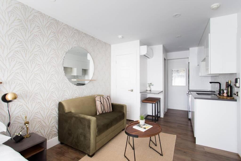 Wonderful Studio In Little Italy With Full Bath By Den Stays Montréal Exterior foto